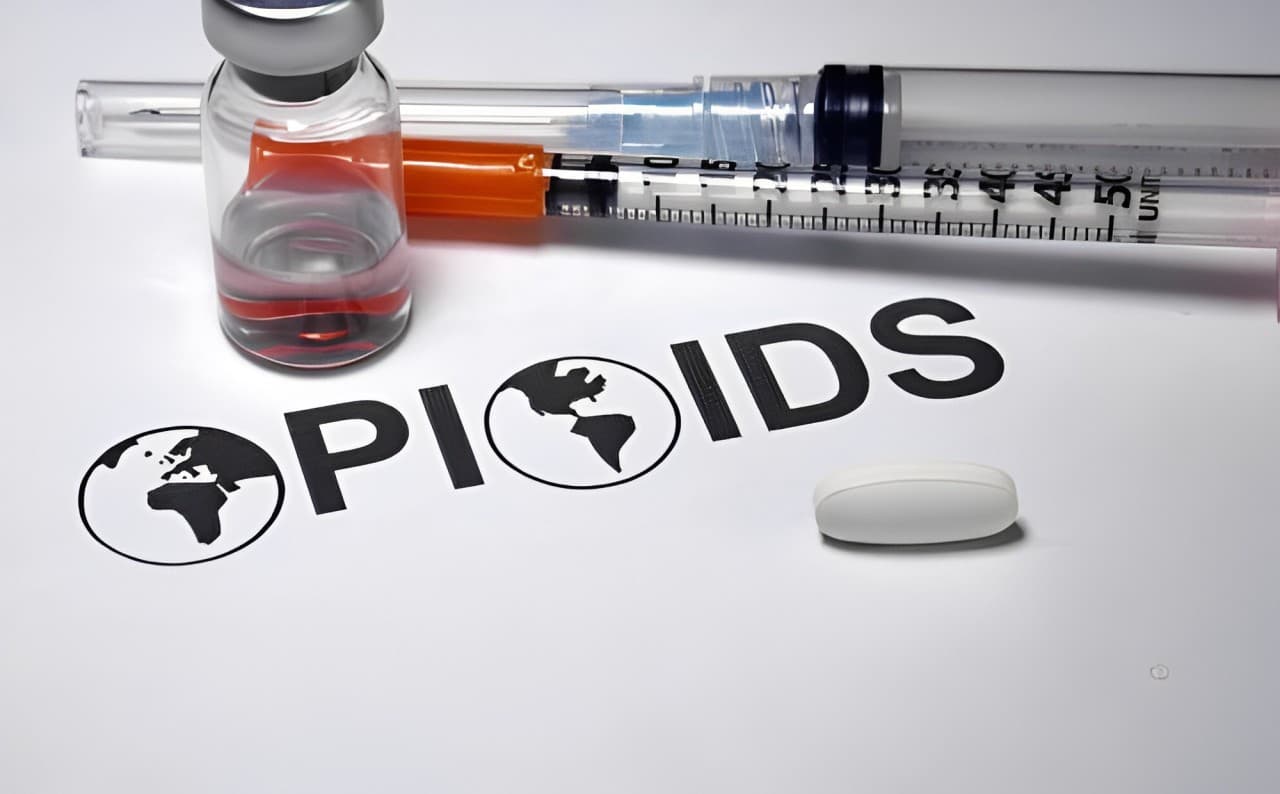 Opiyat (Opioid) Nedir? Kullanımı, Belirtleri ve Yan Etkileri